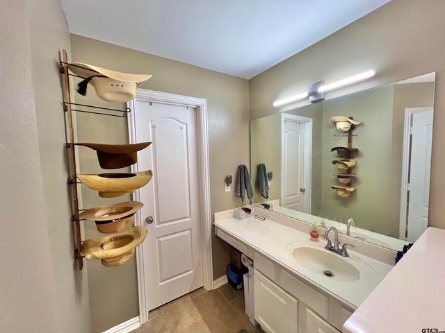 19430 Sara Ln, Flint, TX 75762