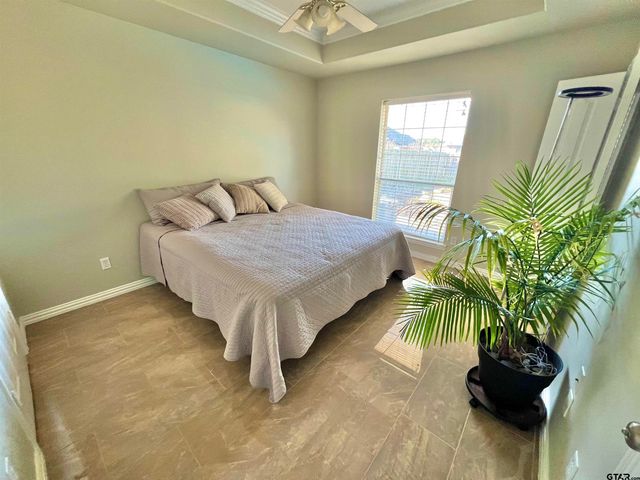 19430 Sara Ln, Flint, TX 75762