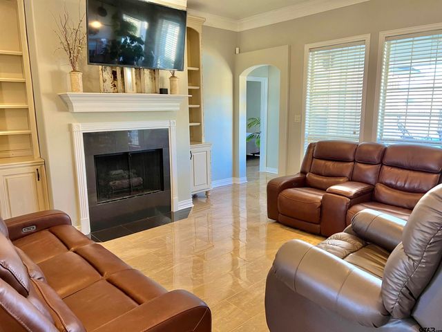 19430 Sara Ln, Flint, TX 75762