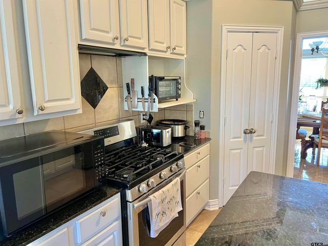 19430 Sara Ln, Flint, TX 75762