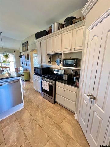 19430 Sara Ln, Flint, TX 75762