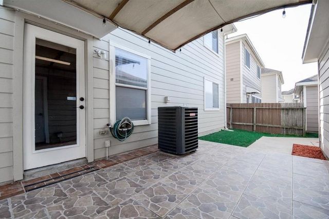 1229 Verde Trails Drive, Houston, TX 77073