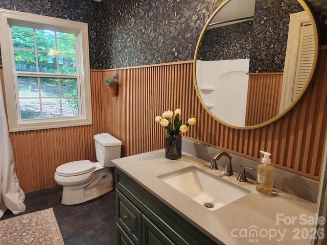 616 E Oakwood Avenue, Albemarle, NC 28001