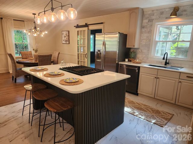 616 E Oakwood Avenue, Albemarle, NC 28001