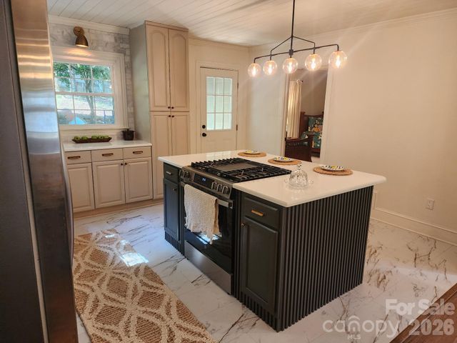 616 E Oakwood Avenue, Albemarle, NC 28001