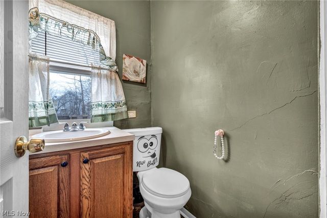 1742 Wayside Road, Cleveland, OH 44112