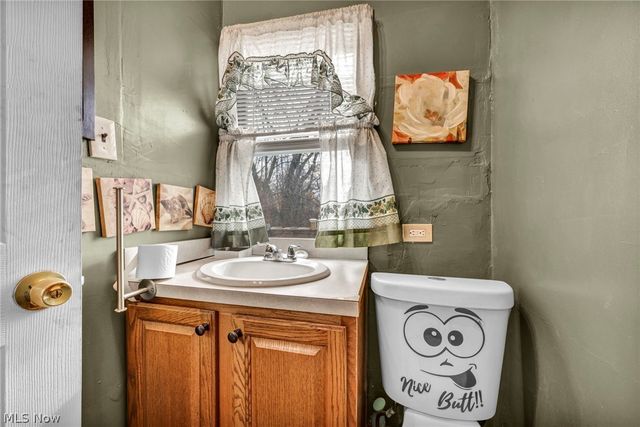 1742 Wayside Road, Cleveland, OH 44112