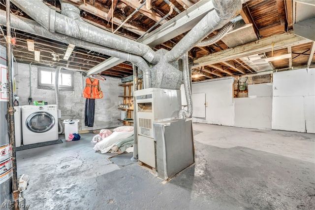 1742 Wayside Road, Cleveland, OH 44112