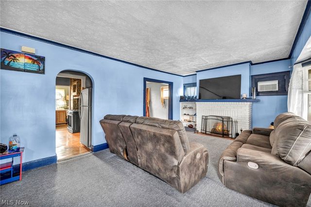 1742 Wayside Road, Cleveland, OH 44112