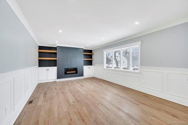 74 Lincoln Avenue, Islip Terrace, NY 11752