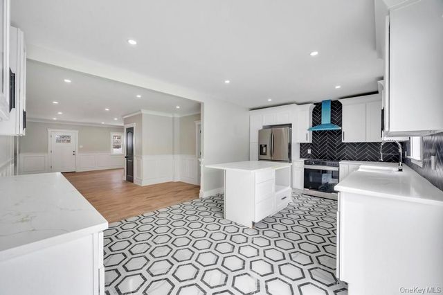 74 Lincoln Avenue, Islip Terrace, NY 11752