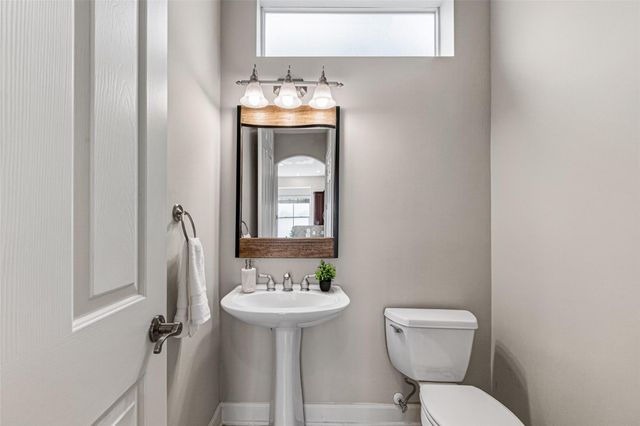 4502 Rose Street, Houston, TX 77007