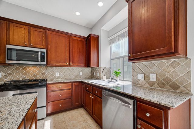 4502 Rose Street, Houston, TX 77007