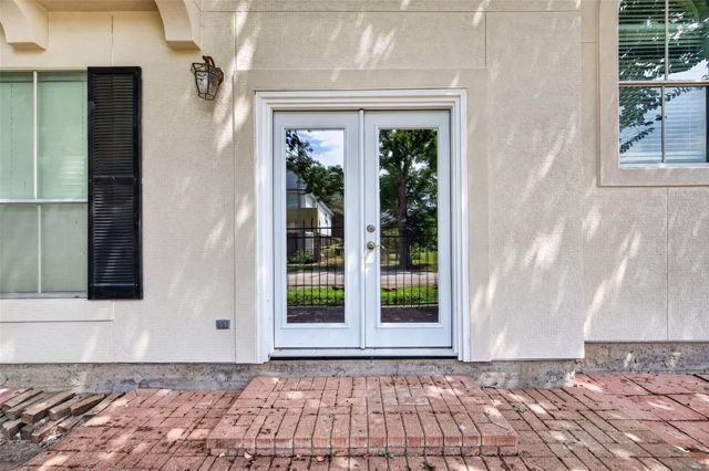 4502 Rose Street, Houston, TX 77007