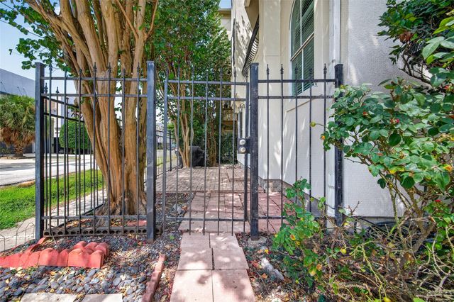 4502 Rose Street, Houston, TX 77007