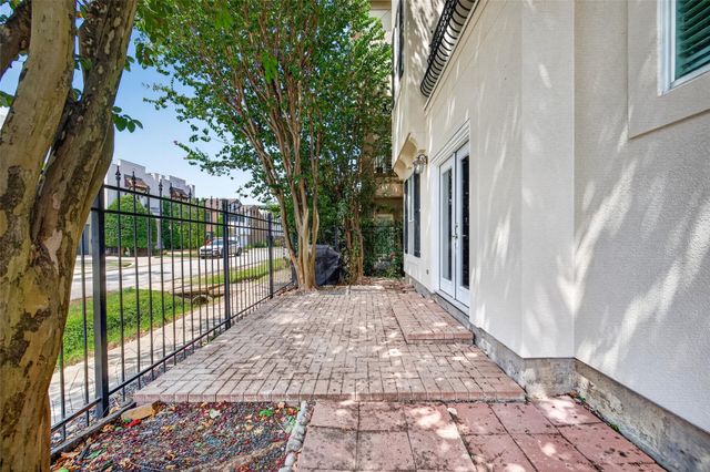 4502 Rose Street, Houston, TX 77007