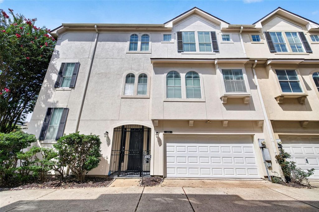 4502 Rose Street, Houston, TX 77007
