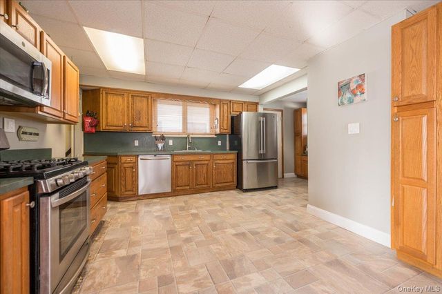 98 Melrose Avenue, Lynbrook, NY 11563