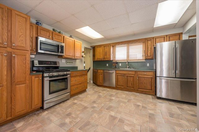 98 Melrose Avenue, Lynbrook, NY 11563