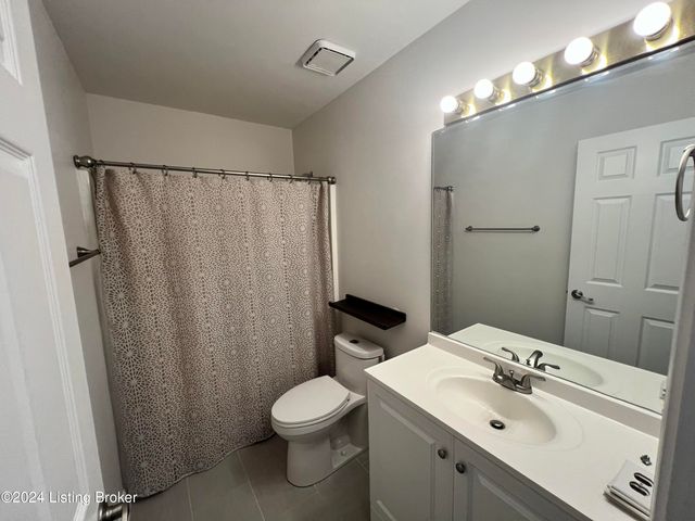 10430 Going Ct, Louisville, KY 40241