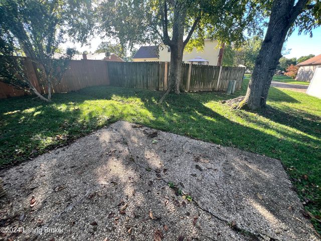 10430 Going Ct, Louisville, KY 40241