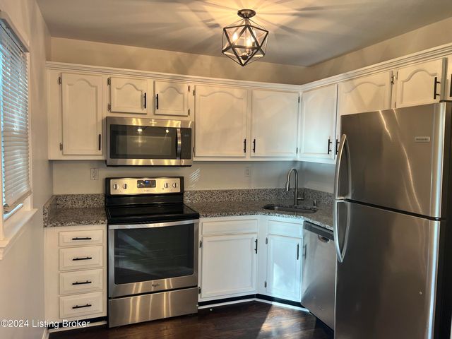 10430 Going Ct, Louisville, KY 40241