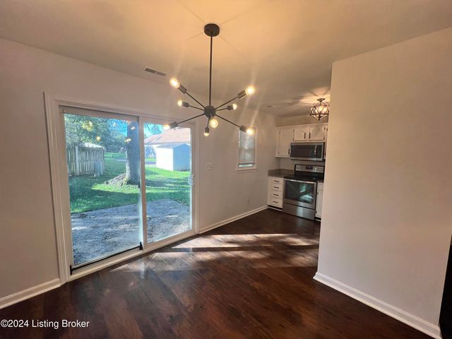 10430 Going Ct, Louisville, KY 40241