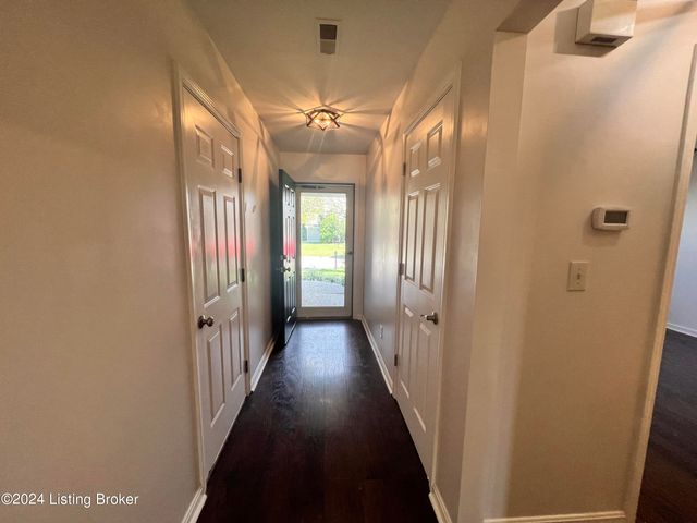 10430 Going Ct, Louisville, KY 40241