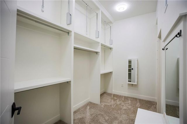 1 S Buffalo Ridge Court, Lake Winnebago, MO 64034