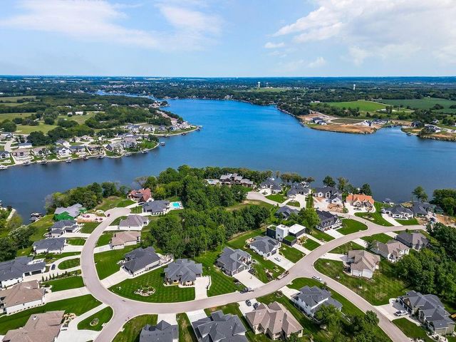 1 S Buffalo Ridge Court, Lake Winnebago, MO 64034