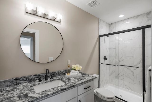 1 S Buffalo Ridge Court, Lake Winnebago, MO 64034