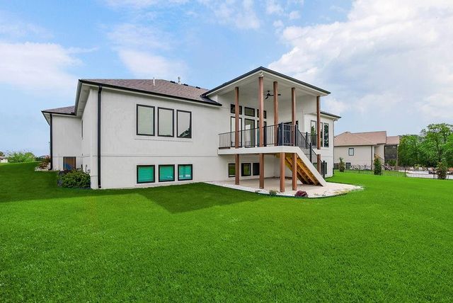 1 S Buffalo Ridge Court, Lake Winnebago, MO 64034