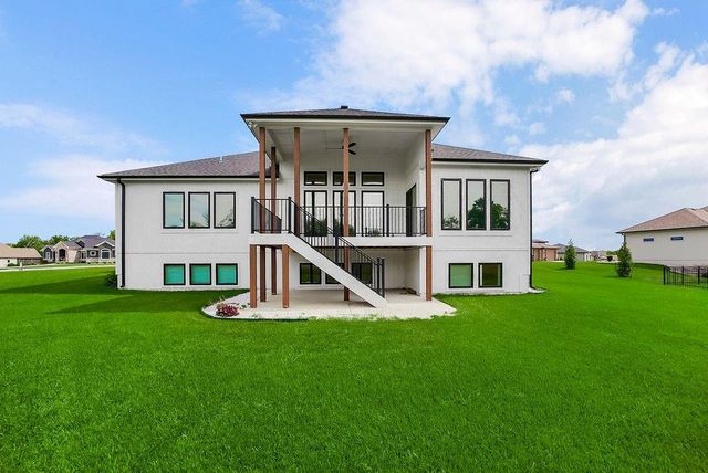 1 S Buffalo Ridge Court, Lake Winnebago, MO 64034