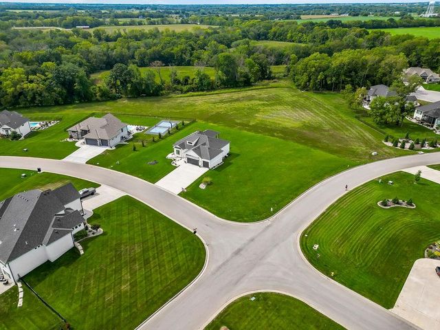 1 S Buffalo Ridge Court, Lake Winnebago, MO 64034