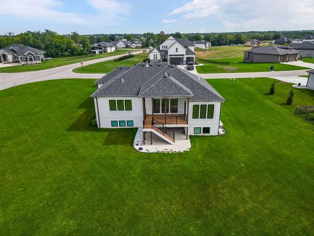 1 S Buffalo Ridge Court, Lake Winnebago, MO 64034