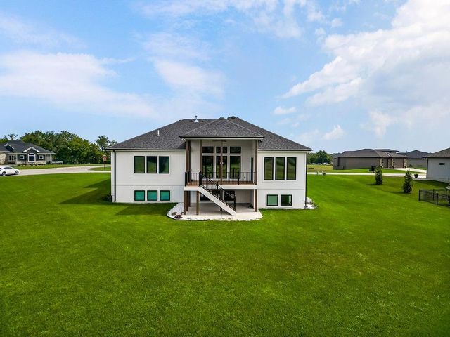 1 S Buffalo Ridge Court, Lake Winnebago, MO 64034