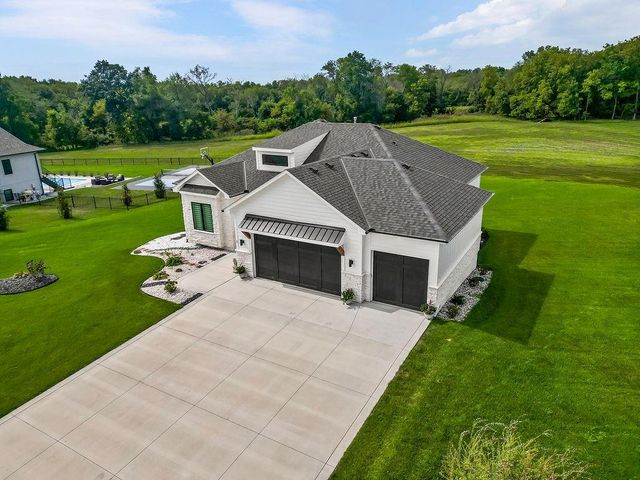 1 S Buffalo Ridge Court, Lake Winnebago, MO 64034