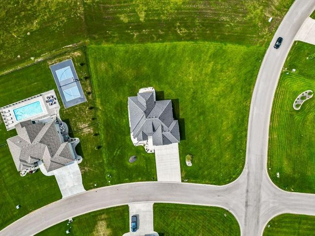 1 S Buffalo Ridge Court, Lake Winnebago, MO 64034