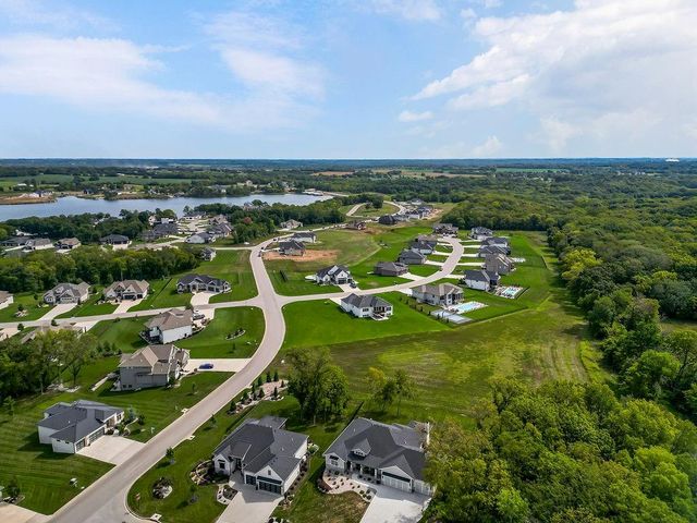 1 S Buffalo Ridge Court, Lake Winnebago, MO 64034