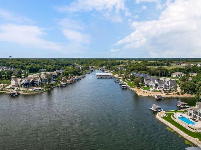 1 S Buffalo Ridge Court, Lake Winnebago, MO 64034