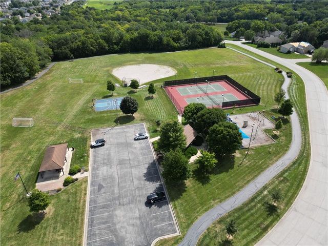 1 S Buffalo Ridge Court, Lake Winnebago, MO 64034