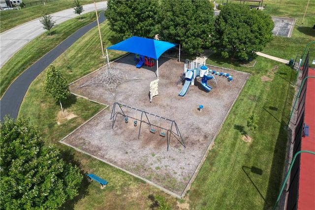 1 S Buffalo Ridge Court, Lake Winnebago, MO 64034