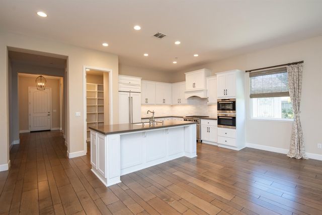 1841 Giardino Way, Modesto, CA 95355
