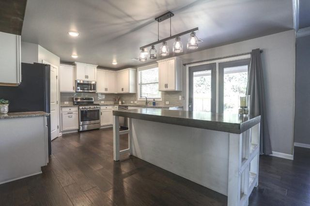 5937 Park Bay Court, Flowery Branch, GA 30542