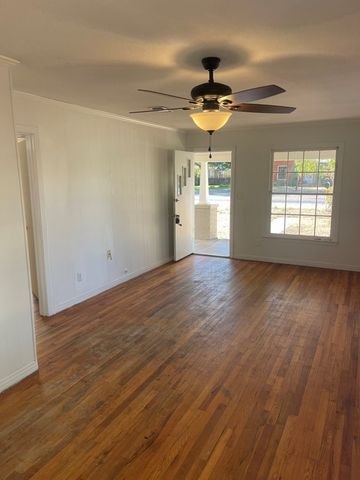 1304 N Broadway Street, Ballinger, TX 76821