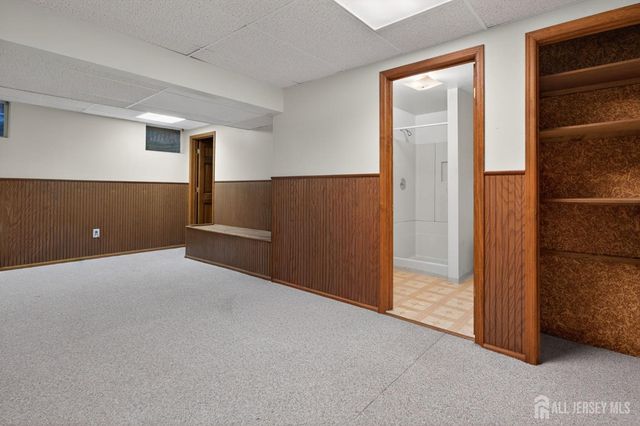 7 Lake Farrington Drive, North Brunswick, NJ 08902
