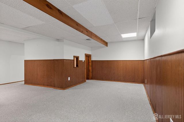 7 Lake Farrington Drive, North Brunswick, NJ 08902