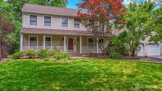 7 Lake Farrington Drive, North Brunswick, NJ 08902