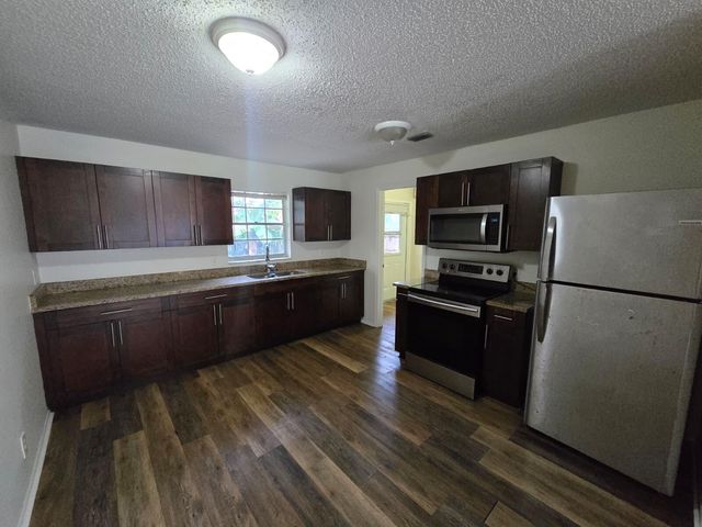 3882 Dale Road, Palm Springs, FL 33406