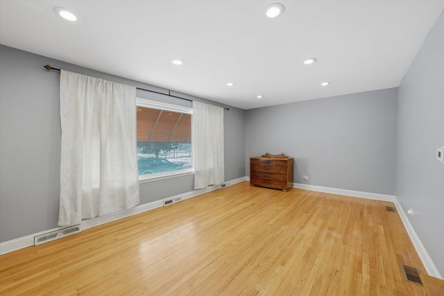 7919 S Wentworth Avenue, Chicago, IL 60620